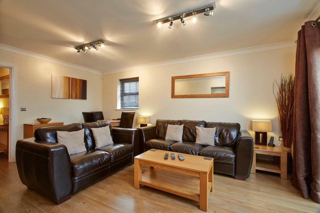 2 Bed 2 Bath At Jago Crt In Newbury - Free Allocated Parking Zewnętrze zdjęcie